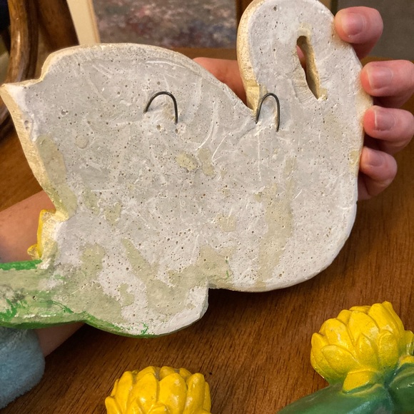 Vintage Swan and Lily Pad Chalkware Wall Decor - Picture 6 of 8